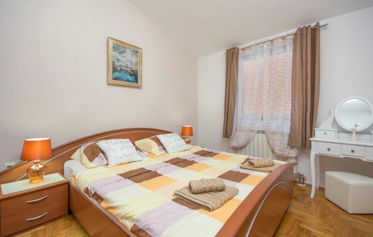 City Centre Sea View Apartment Pula Dış mekan fotoğraf